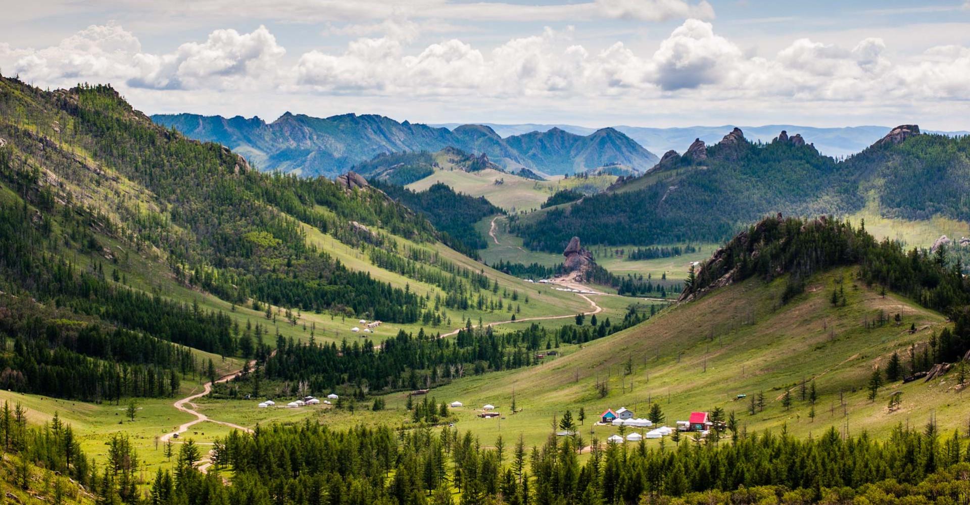 Горхи-Тэрэлжийн амралт - Mongol Trail Adventure